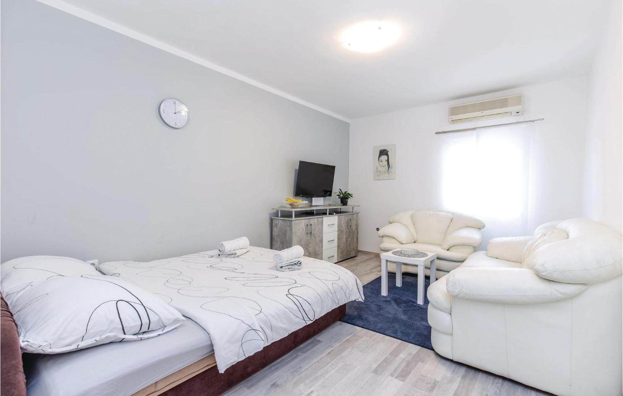 Stunning Apartment In Kostrena With Kitchen 외부 사진